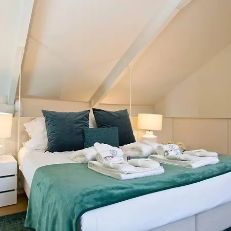 Boutique Rentals- Lovporto Ribeira Historic Center *