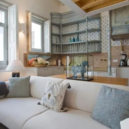 Boutique Rentals- Lovporto Ribeira Historic Center Apartment Porto