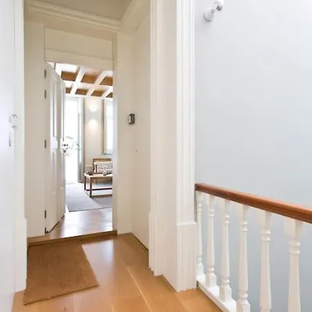 Boutique Rentals- Lovporto Ribeira Historic Center Apartment