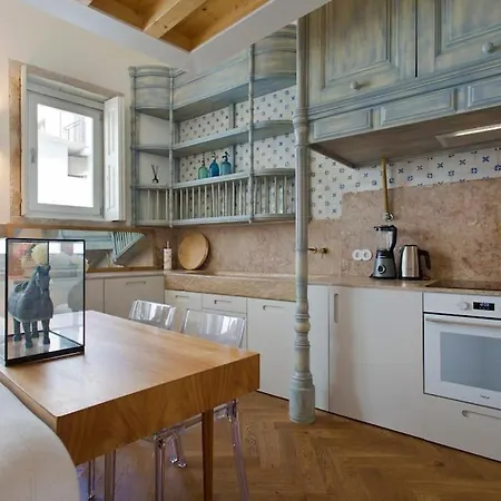 Boutique Rentals- Lovporto Ribeira Historic Center Daire